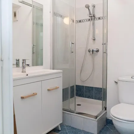 Apartment Equipe Dans Avec Piscine A 10mn Du Centre